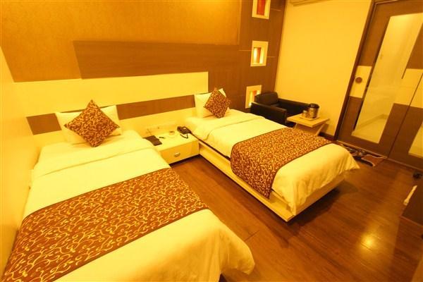 Princess Hotel Ankleshwar Exterior photo