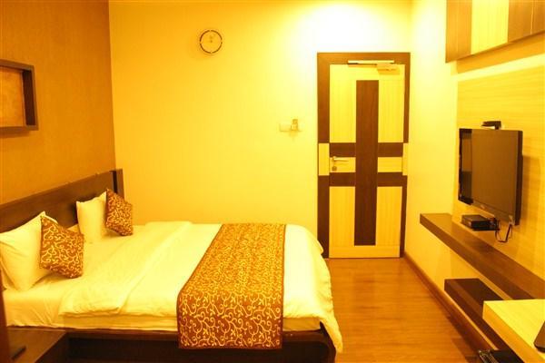 Princess Hotel Ankleshwar Exterior photo